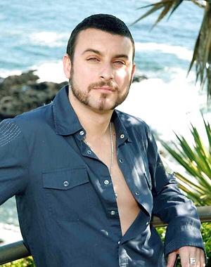 Gio shows his big dick